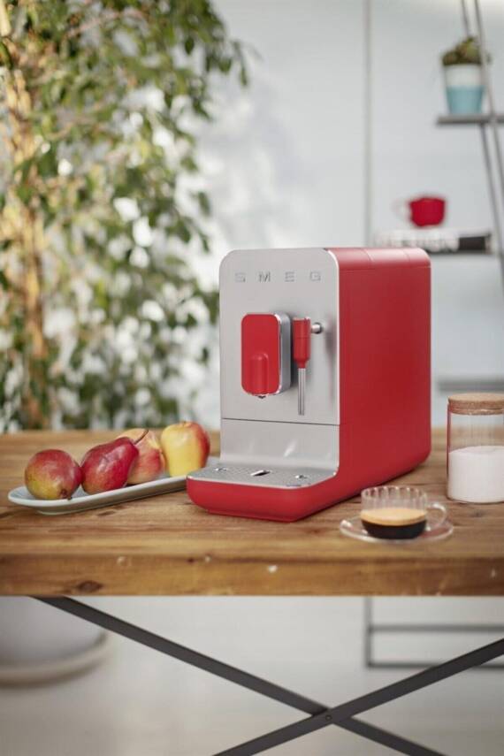 Smeg BCC02RDMEU Tam Otomatik Mat Kırmızı Kahve Makinesi - 3