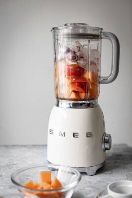Smeg BLF03CREU Krem Smoothie Blender - 1