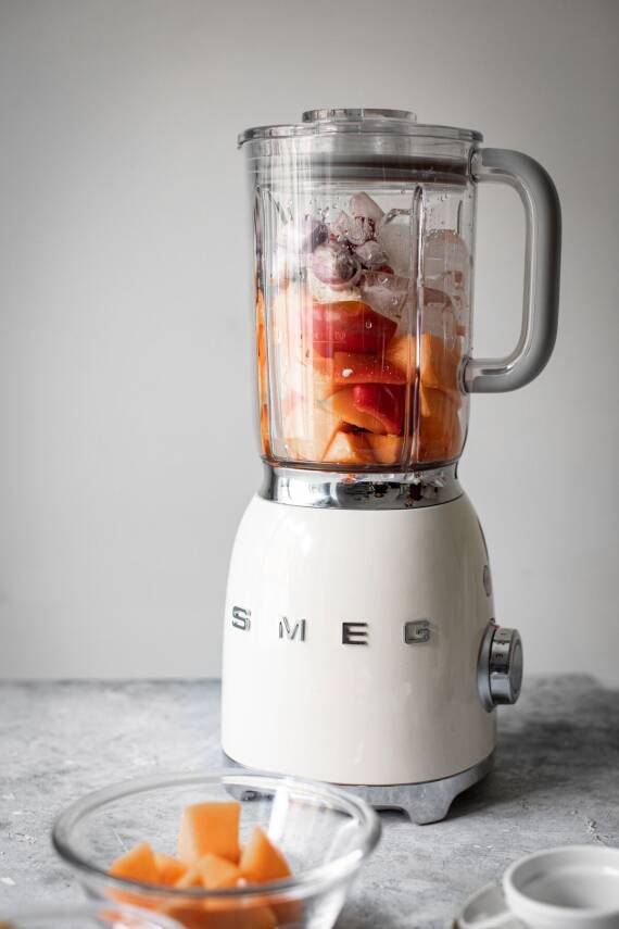 Smeg BLF03CREU Krem Smoothie Blender - 1