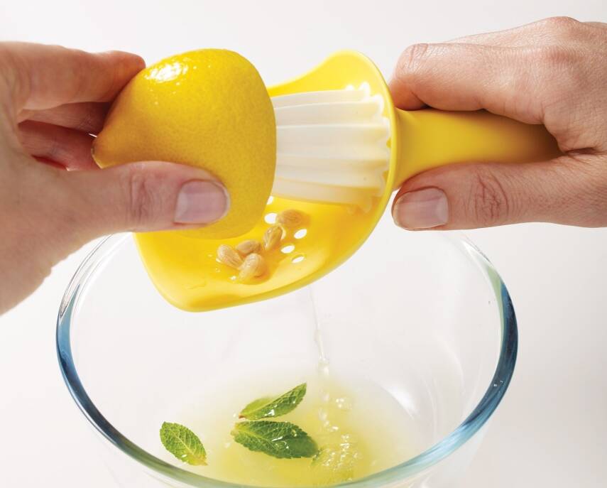 Joseph Joseph 20028 Sarı Avuç İçi Limon Sıkacağı - 2