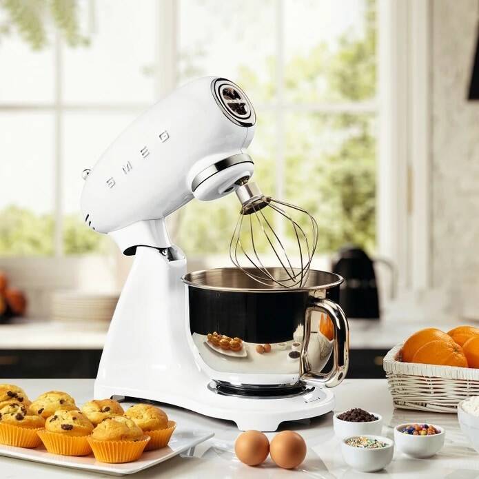 Smeg SMF03WHEU Retro 4.8 Litre Beyaz Stand Mikser - 4
